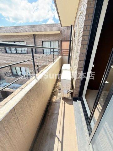バルコニー　陽当たり良好なバルコニーです