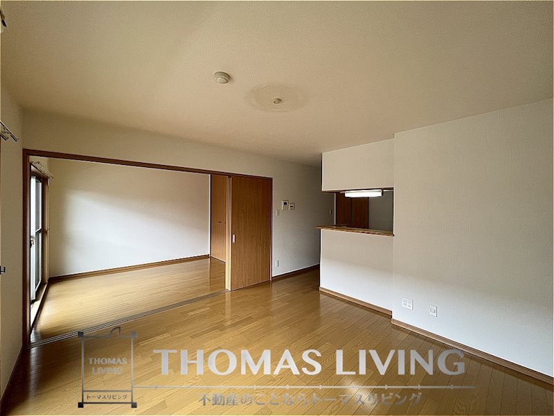 居室・リビング　人気のカウンターキッチンタイプですよ。