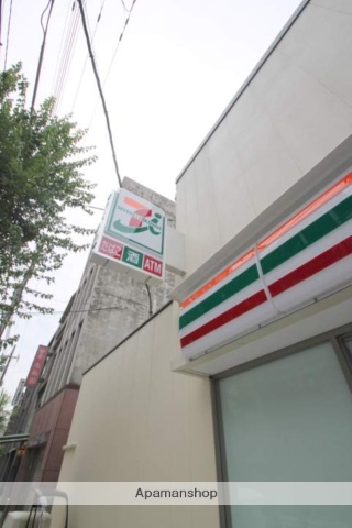 コンビニ　セブンイレブン（コンビニ）まで107m