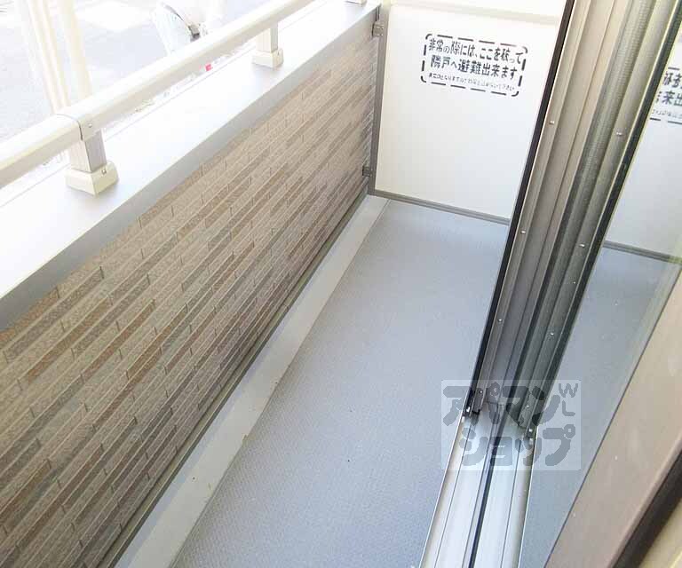バルコニー　洗濯ものも干しやすい広さ