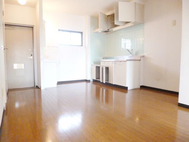 居室・リビング　こちらのリビングで趣味の時間をお楽しみください