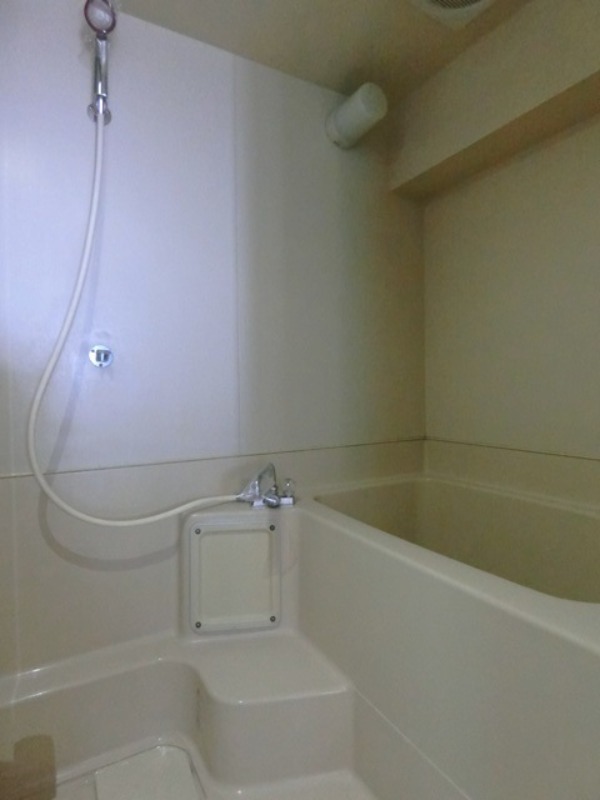 バス・シャワールーム　図面と現状に相違がある場合には現状を優先