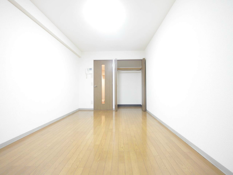 居室・リビング　洋室7.2帖　クローゼット　収納充実してます