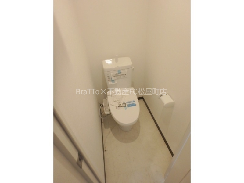 トイレ　トイレ（ウォシュレット付き）