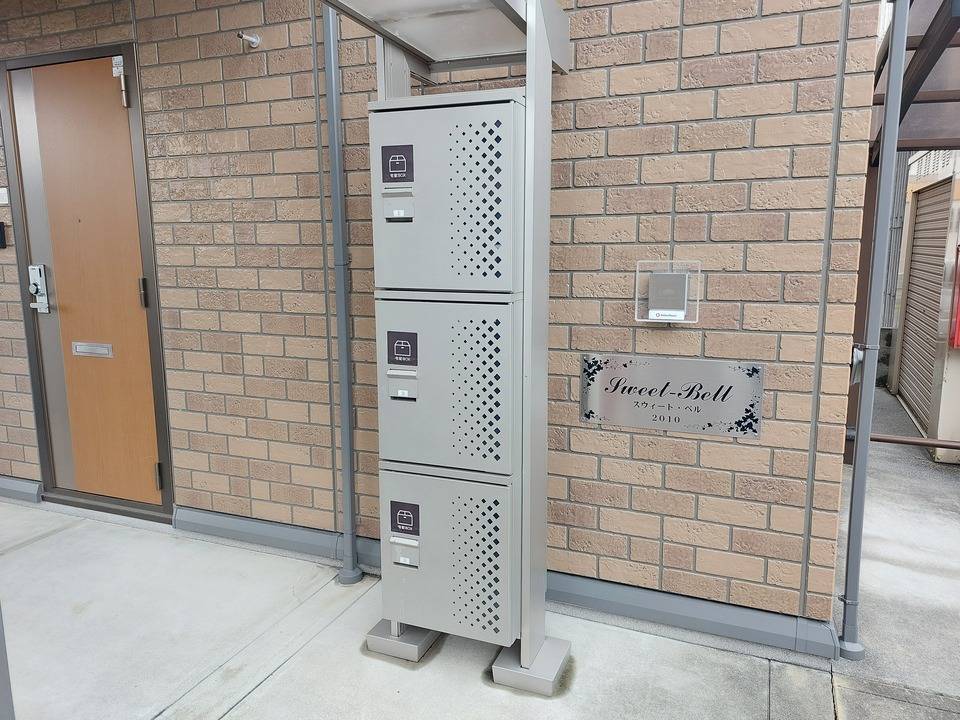 エントランス　宅配ボックス