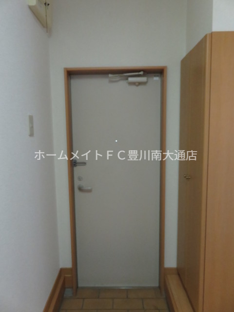 玄関　同型別部屋写真