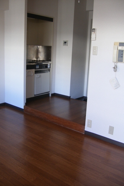 居室・リビング　やさしい木目のフローリングです