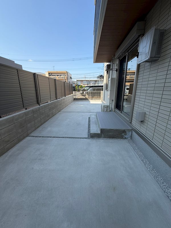 バルコニー　広々専用庭