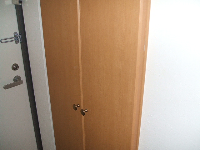 玄関　落ち着いた玄関です