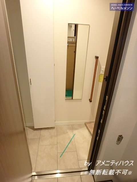 玄関　●玄関から撮影。