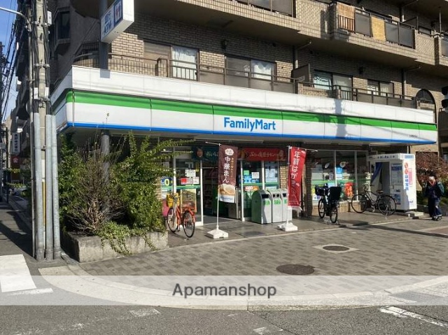 コンビニ　ファミリーマート（コンビニ）まで309m