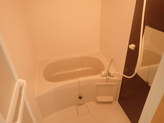 バス・シャワールーム　別号室の同タイプ写真です