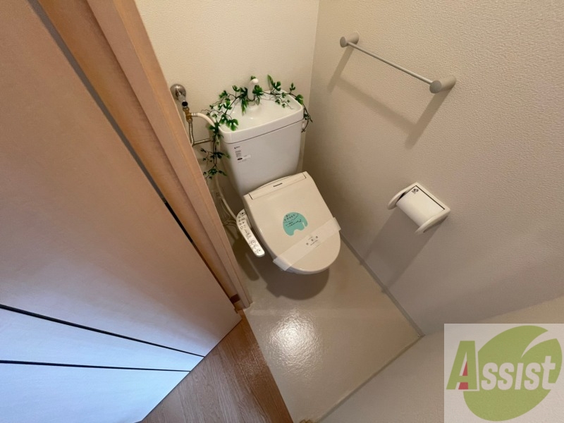 トイレ　トイレです。ウォシュレット付を探している方、おすすめです。