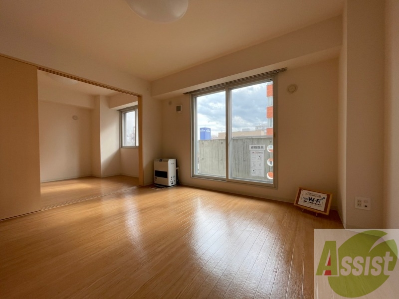 居室・リビング　広くてキレイなお部屋が広がっていて、充実した生活が送れそう。