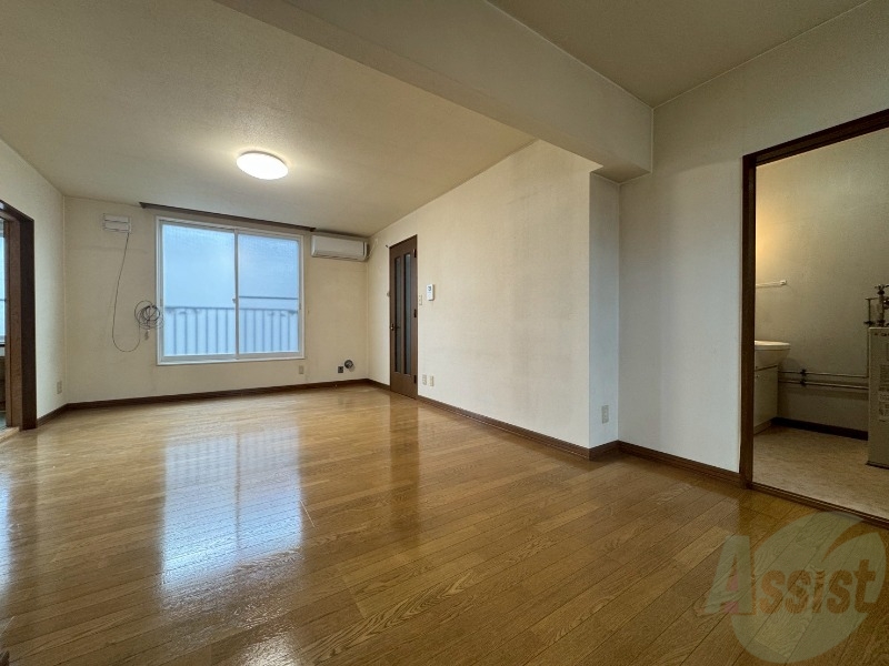居室・リビング　広くてキレイなお部屋が広がっていて、充実した生活が送れそう。