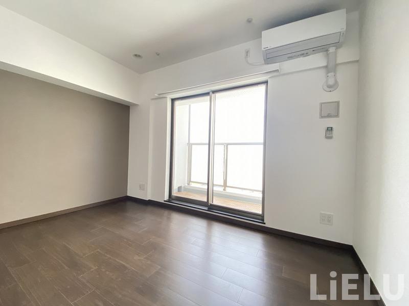 居室・リビング　704号室の写真になります