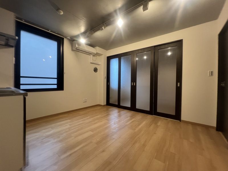 居室・リビング　☆明るい洋室☆