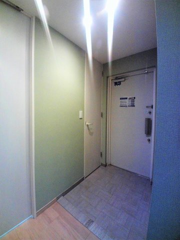 玄関　※同物件別住戸の写真を参考に掲載しております。