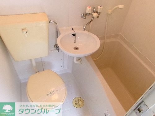 バス・シャワールーム　３点ユニットバス　内装前