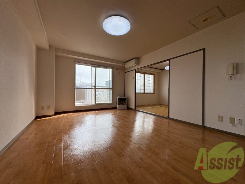 居室・リビング　広くてキレイなお部屋が広がっていて、充実した生活が送れそう。