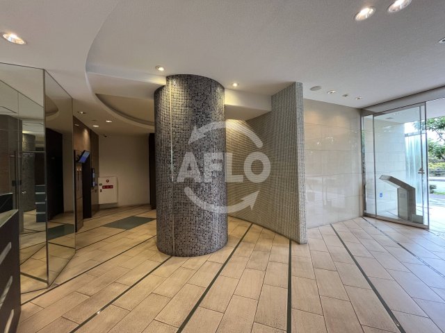 ロビー　セレニテ新大阪弐番館　ロビー