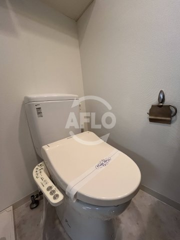 トイレ　セレニテ新大阪弐番館　トイレ