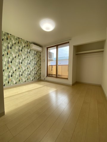 居室・リビング　※床、建具、クロス等の色合い、模様は部屋毎に異なります。