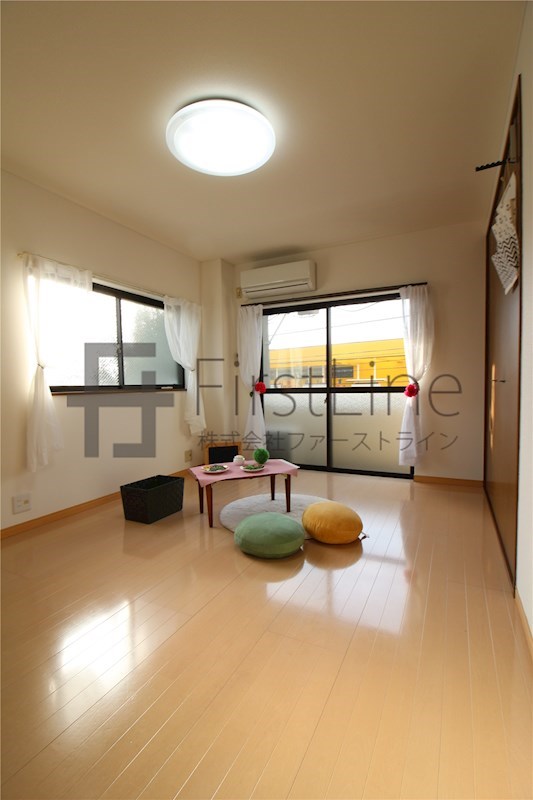 居室・リビング　別号室の写真です