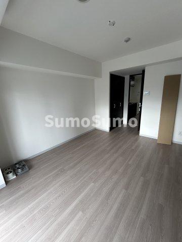 その他部屋・スペース　落ち着いた色調の寝室です