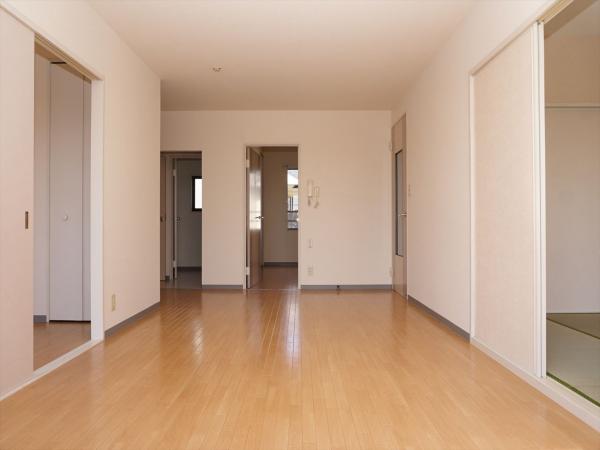 居室・リビング　内装