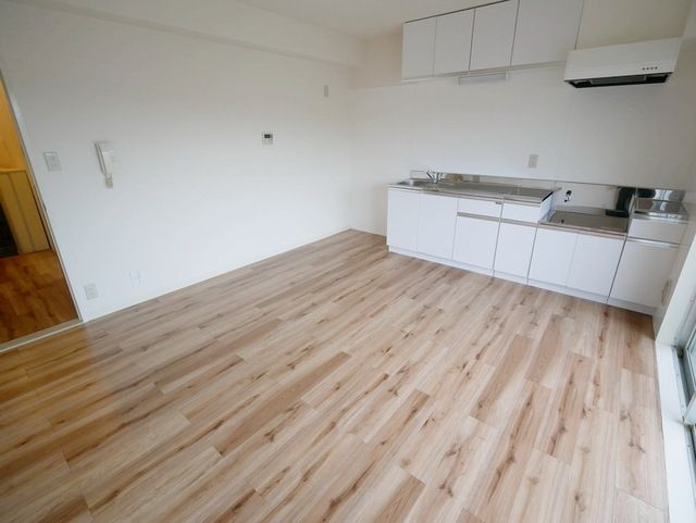 居室・リビング　★明るいフローリングのお部屋です★