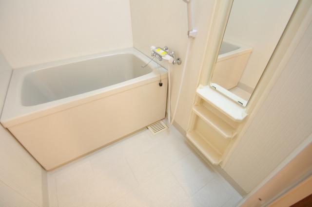 バス・シャワールーム　※別室の参考写真の為、現況優先です。