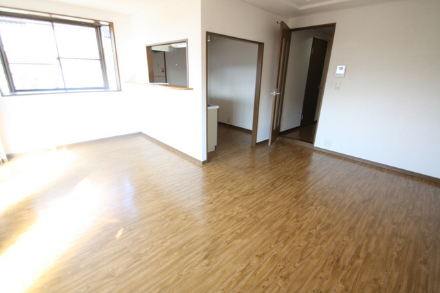 居室・リビング　※別室の参考写真の為、現況優先です。