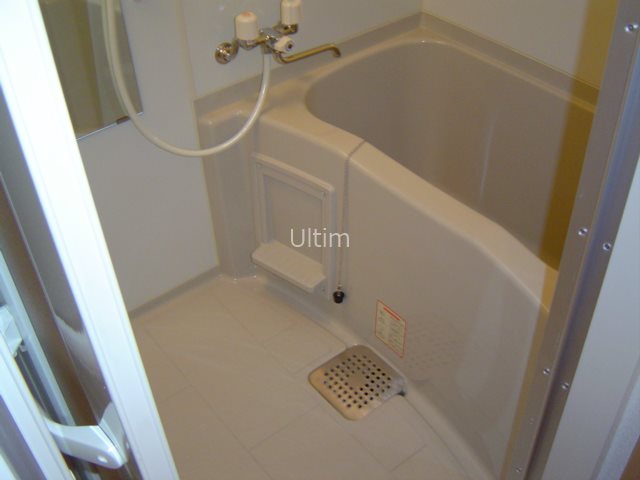 バス・シャワールーム　※他部屋のため参考までにご覧ください