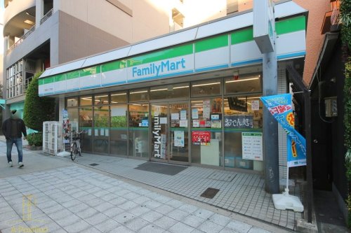 コンビニ　ファミリーマート 北堀江一丁目店（コンビニ）まで123m