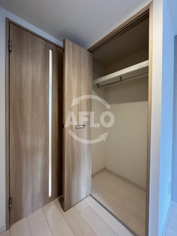 収納　ファーストフィオーレ北大阪リアン　クローゼット