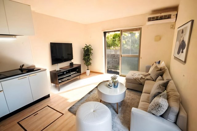 居室・リビング　写真・家具はイメージです。家具付きではありません。(T-Ho