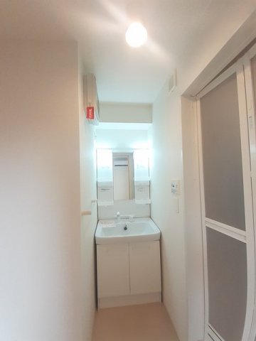 洗面設備　脱衣スペースもあります