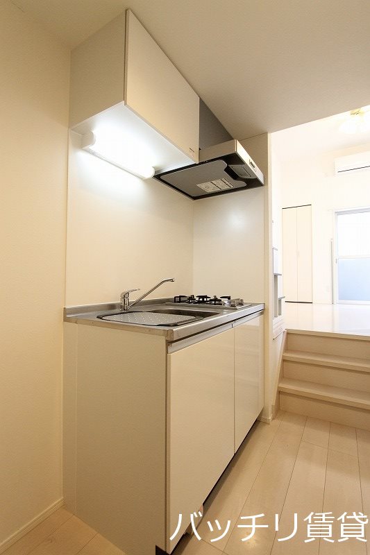 キッチン　別号室タイプの為、現状を優先致します。
