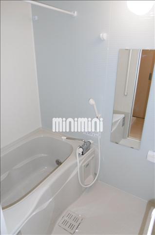 バス・シャワールーム　便利な浴室乾燥機付きです