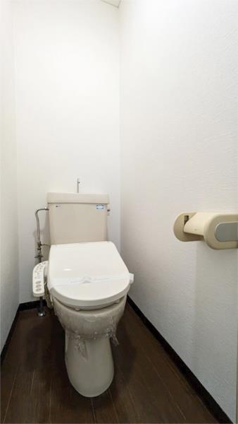 トイレ　類似室内