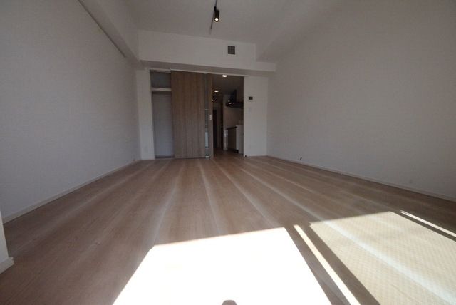 居室・リビング　★日当たりの良いリビングです★※別部屋参考写真です