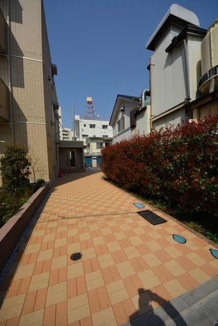 建物外観　★開放的な敷地★