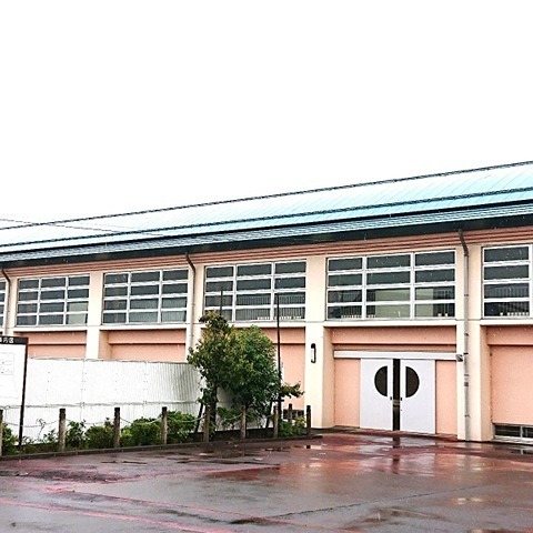 中学校　八王子市立第六中学校（中学校）まで648m