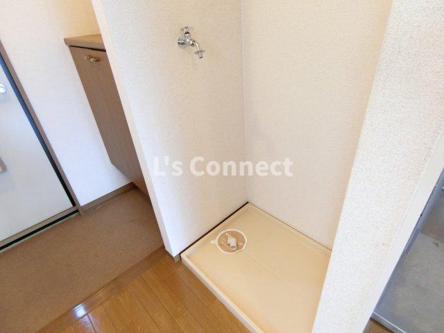 その他設備　室内洗濯機置き場には排水パン付き。