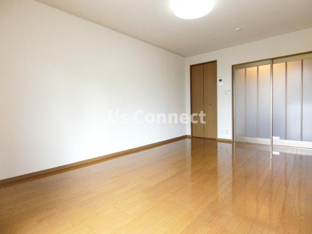 居室・リビング　８．８帖の洋室です。