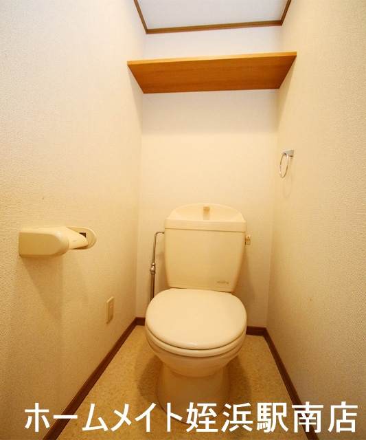 トイレ　★トイレには棚があります★参考写真