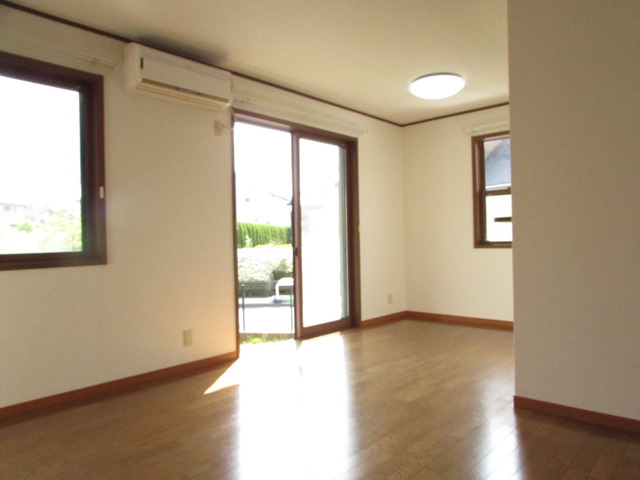 居室・リビング　使いやすい形の為、レイアウトを楽しめます♪