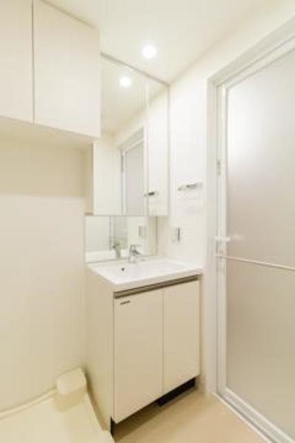 洗面設備　※写真は同タイプ住戸です。