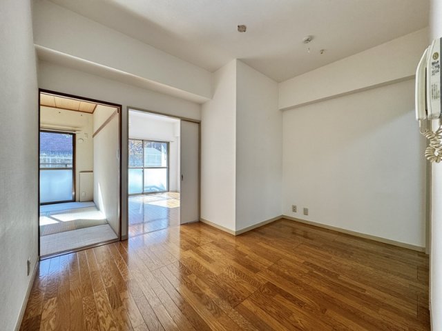 居室・リビング　※別部屋参考写真